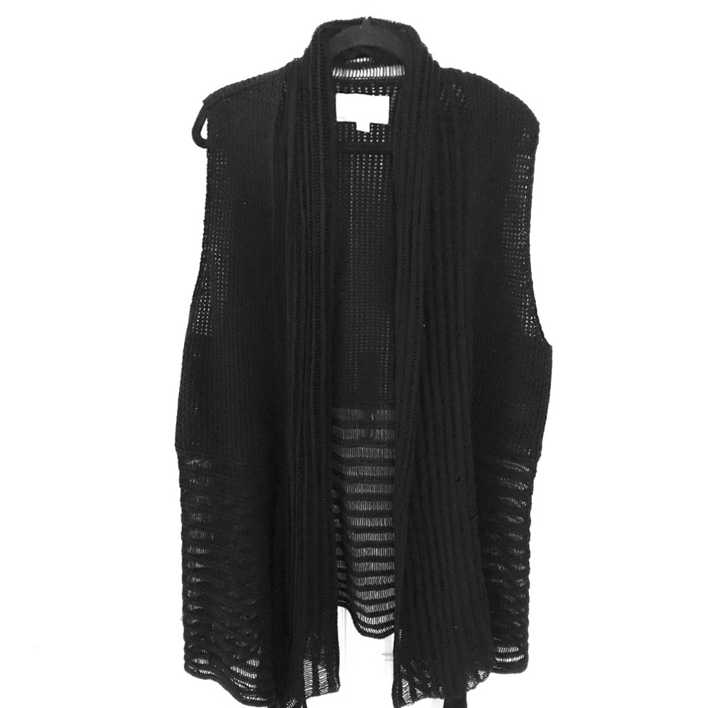 Needleworks Sleeveless Sweater❤🩷🩷🩷